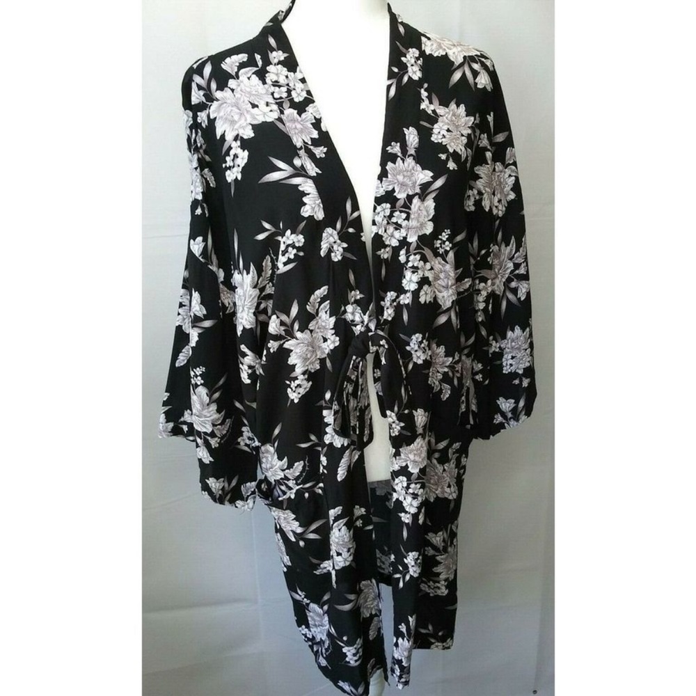Spiritual Gangster Maya Black Floral Tie Front Kimono - Picture 14 of 16